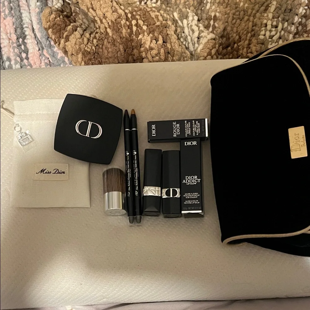 Dior Black Makeup Bag w/gold trim 4 lipsticks 2 eyeliners mirror makeup brush - Picture 11 of 12